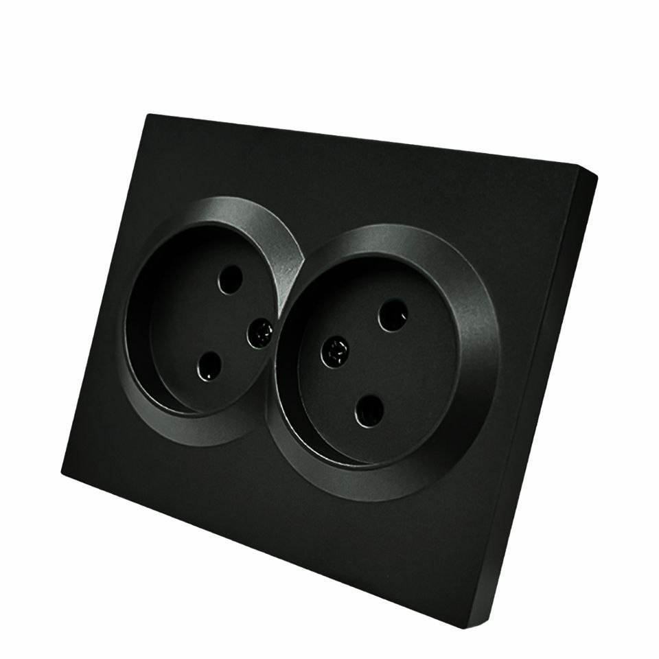 Розетка BRILUX чёрная (2-местная)