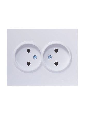 Розетка BRILUX белая (2-местная)
